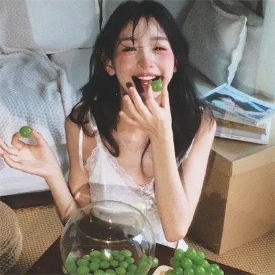 她不知道那些鸟的名字 海报